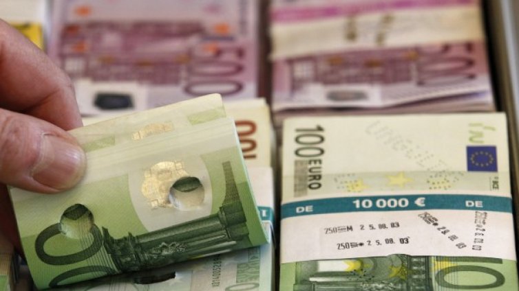 МФ иска да ограничи плащанията в брой до 5000 лв.
