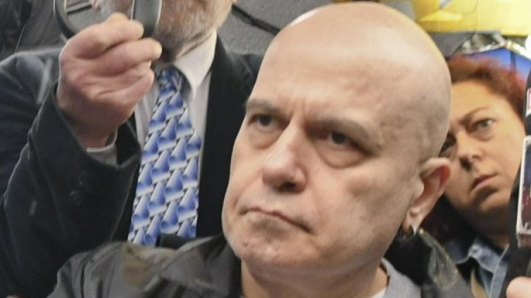 Ще стане ли Слави Трифонов лидер на партия? Едва ли, защото...