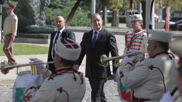 Радев към Борисов: Сигурност със смяна на позициите? Не става!