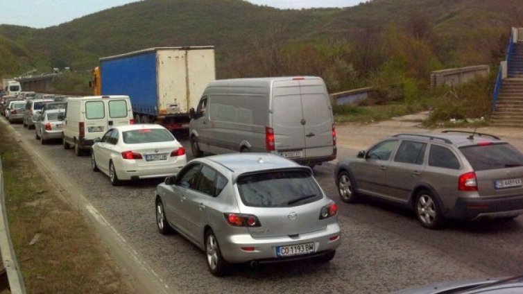 Голямото преселение: Натоварено по "Хемус" и "Тракия"