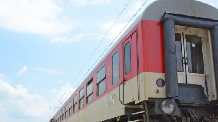 Служители на БДЖ, участвали в контрабанда на цигари