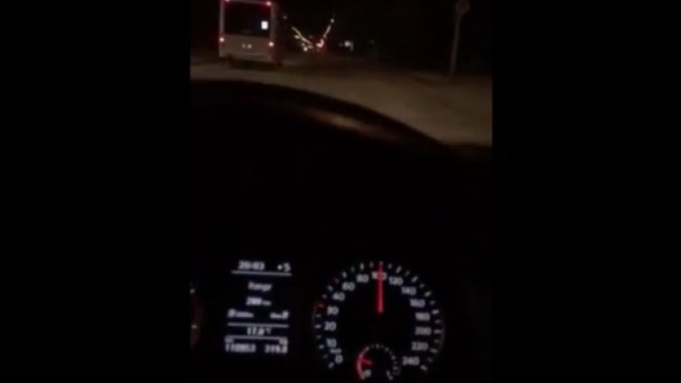 Със 100 км/ч.! Автобус на градския транспорт лети из Пловдив