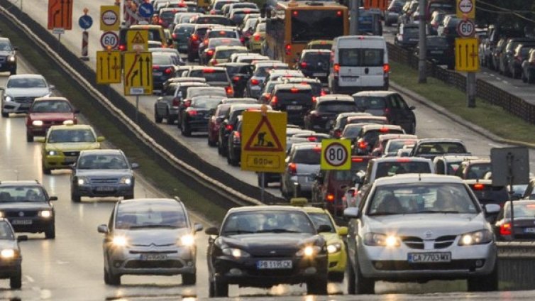 Неплатена "Гражданска" и... 800 хил. коли без номера