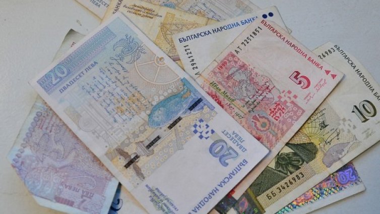 Пловдивчанин "подари" над 4000 лева на ало измамници