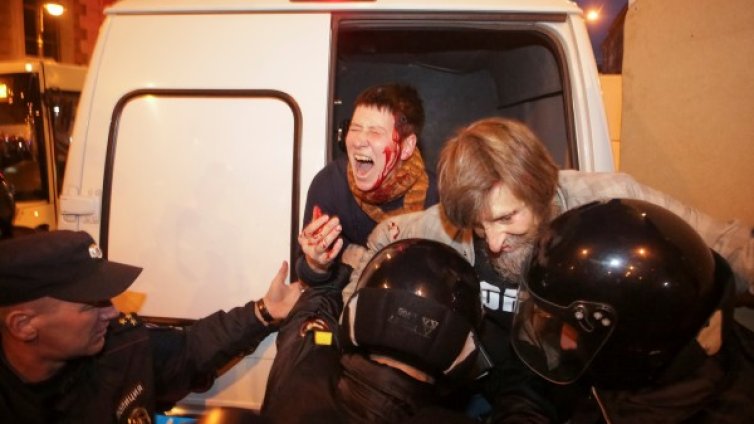 Над 60 арестувани на опозиционен протест в Петербург