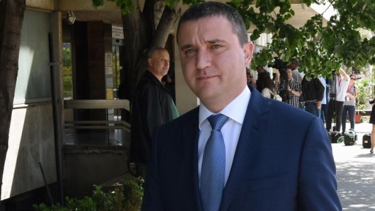 Бюджетът за догодина: Хляб, пътища и зрелища!