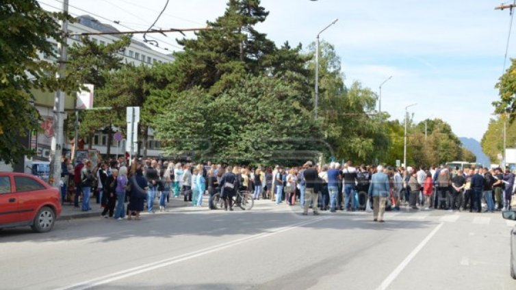 Пак протест във Враца, нямало яснота какво става с болницата