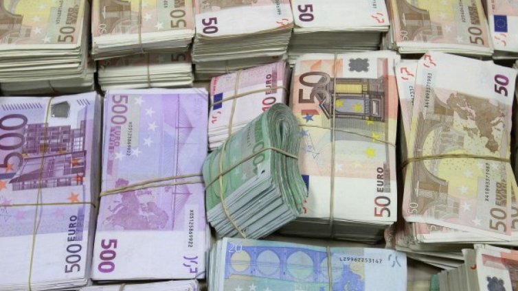 Българи отмъкнали над ?2 млн. от кредитни карти във Франция
