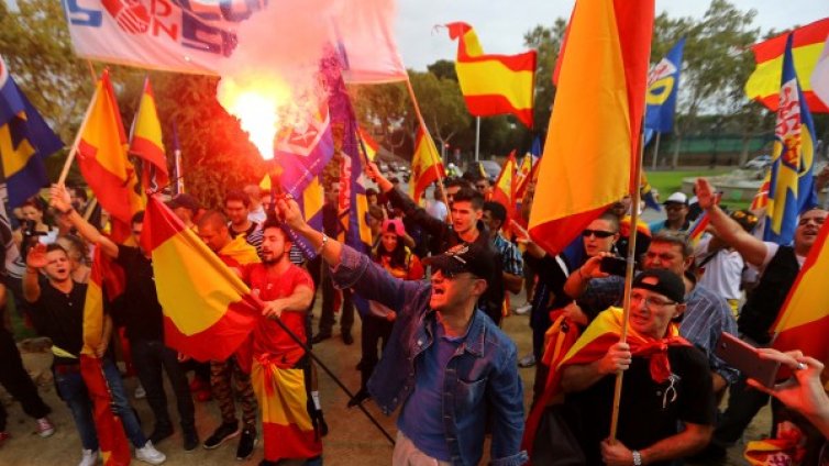 Мадрид в готовност да поеме контрол над Каталуния