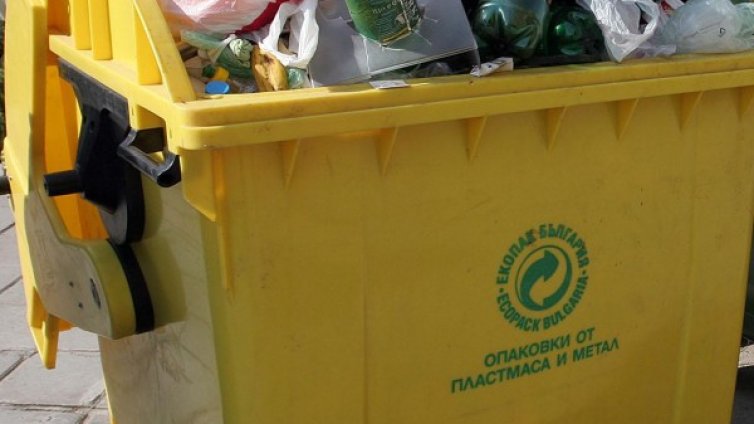 Заключват кофите за боклук във Велико Търново