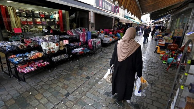 Наказание от Белгия: Бежанец, пък си ходи у дома на почивка