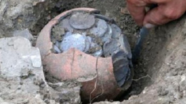 По пиратски: Отмъкнаха изровено съкровище от поне 800 монети