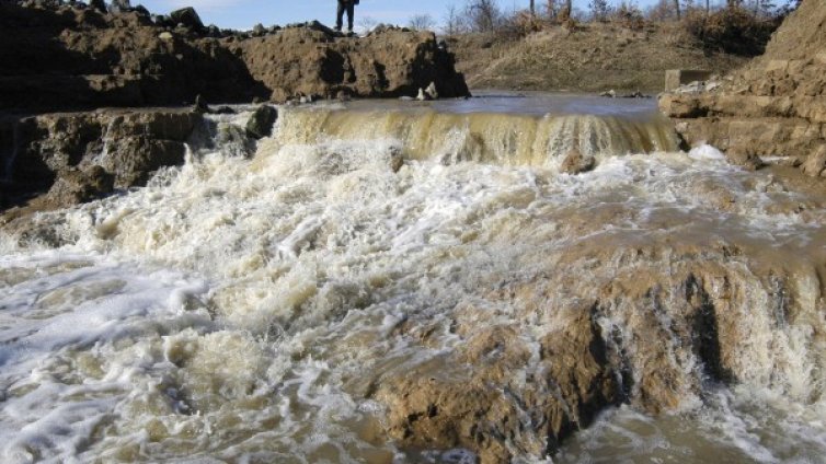 7 каскадни язовира край Бургас са със скъсани стени