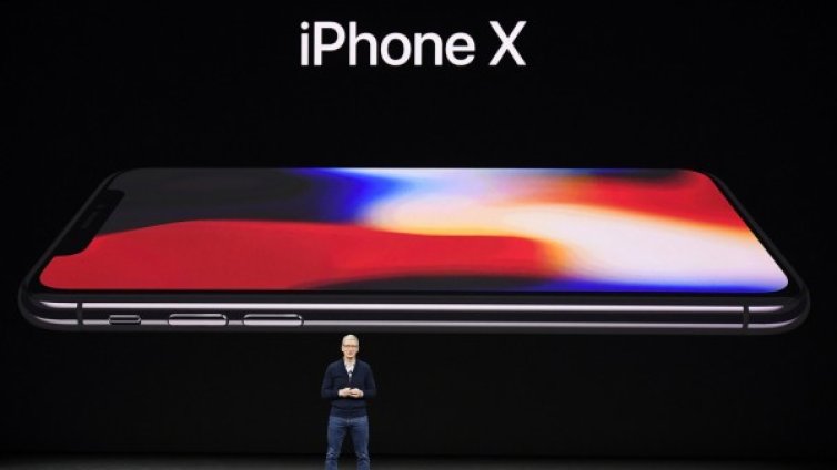 Apple с проблеми &ndash; ще достави само половината от iPhone X