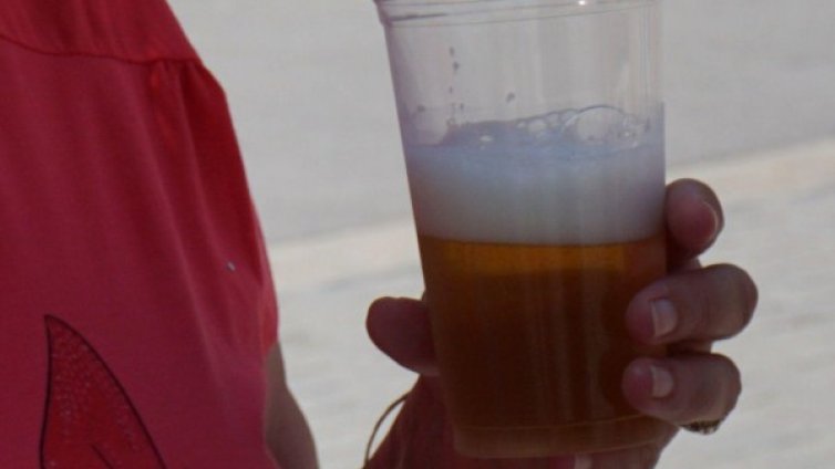 Пием по-малко бира, причината &ndash; лошото време!