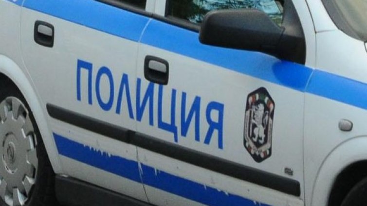 Камион се блъсна във влекач, двама са в болница 