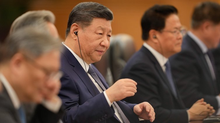 Тайни, скандал и "ядрена измяна": Какво стои зад военната чистка на Си?