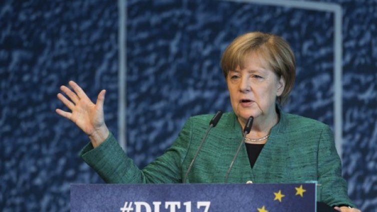 Меркел пак е най-влиятелната жена в света