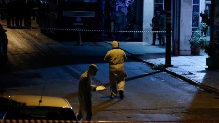 Стреляха срещу централата на партия ПАСОК в Атина