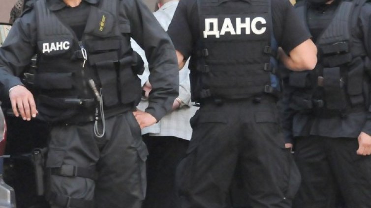 Двама полицаи от Стражица &ndash; основни фигури в банда дилъри 