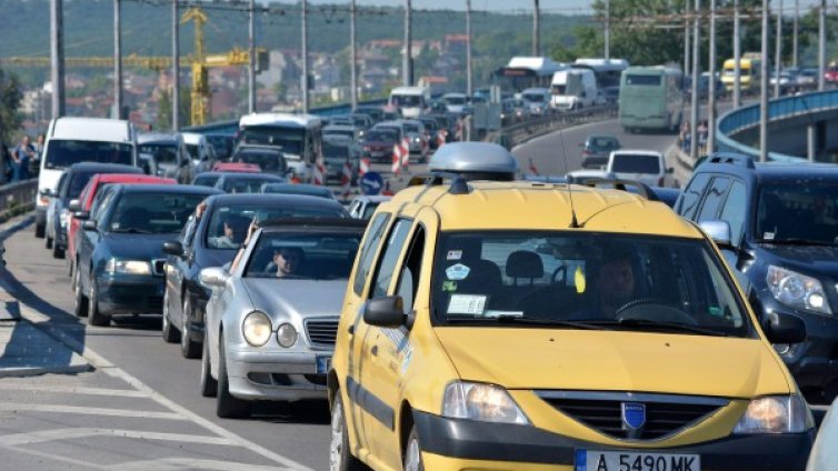 Мръсен въздух: 2 милиона автомобили без катализатори у нас