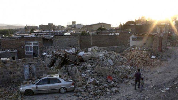 Сред труса край Иран и Ирак: 135 жертви, стотици ранени