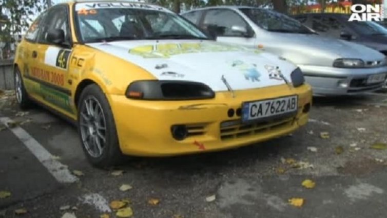 Гонка между полицаи и автомобилен състезател в Русе