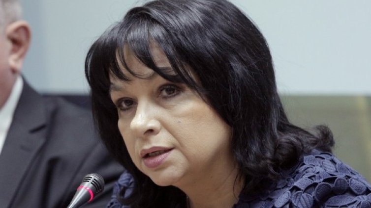 Петкова с гаранции за енергийната сигурност при продажба на ЧЕЗ