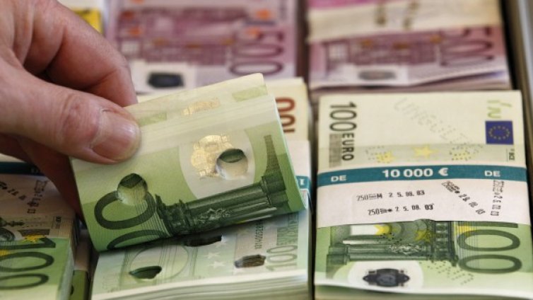 Апаши свиха 15 000 евро от апартамент в Разлог