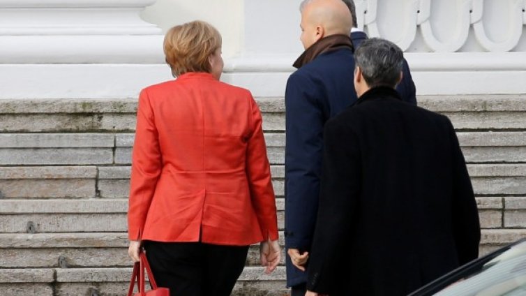 Преговори и избори: Ще дойде ли края на ерата Меркел?