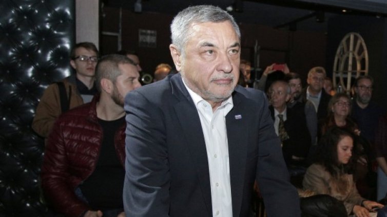 Гранични полицаи помагат на мигранти да влизат у нас!