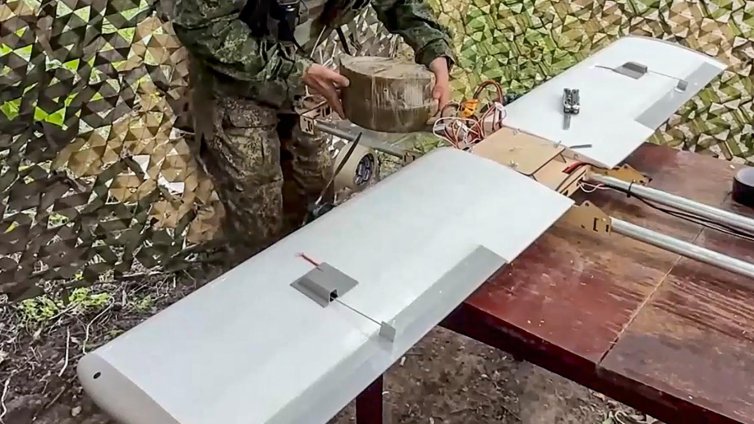 Голям пожар в склад в Санкт Петербург след украинска атака с дрон 