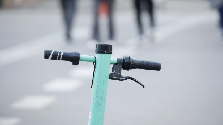 В Брюксел наемат тротинетка с лична карта и снимка на клиента