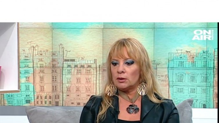 Неуморната Нона &ndash; албум, стихове, играе на сцена