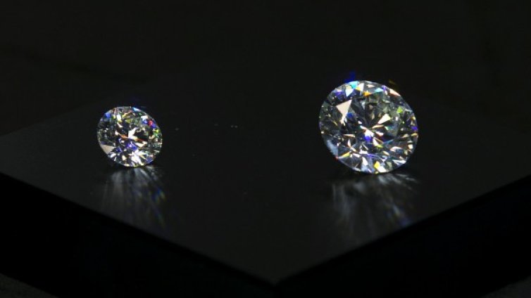 Диамантите са вечни, но... руските май губят блясъка си 