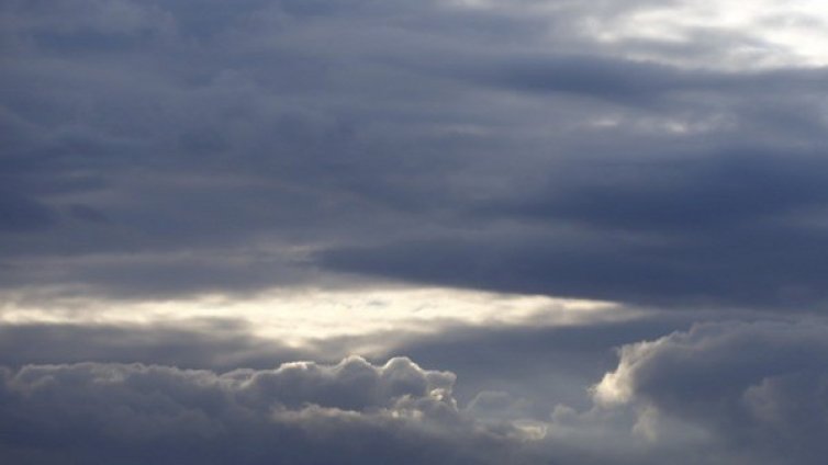 Облачно ще е днес, ще продължи да вали