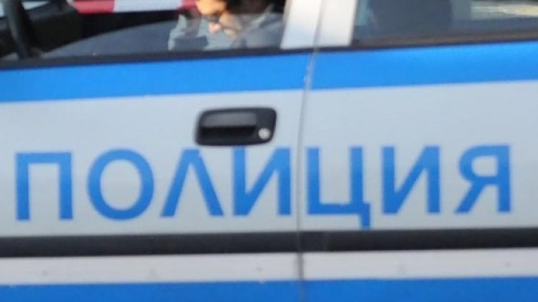 Откриха 28 сирийци в товарен влак край гара Септември