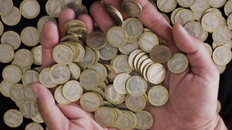 Инфлацията измъкна от джоба ни с 2,4% повече пари