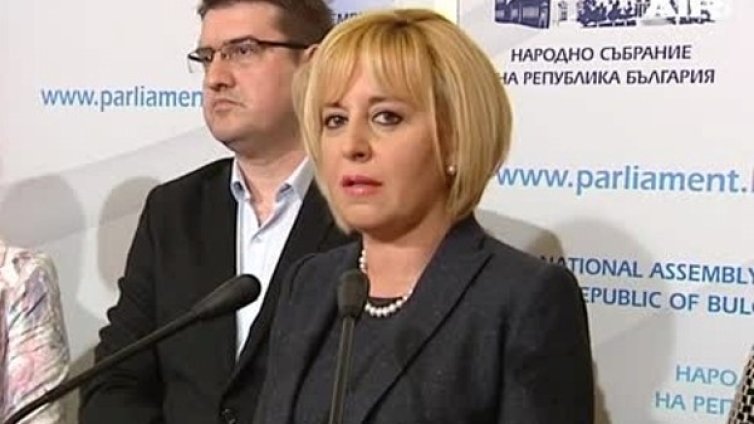 Мая Манолова в помощ на деца, останали с един родител