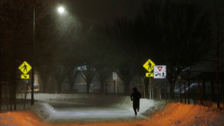 Седем са жертвите на снежната буря в САЩ