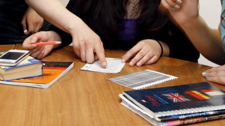 Иран забрани английския език в началните училища