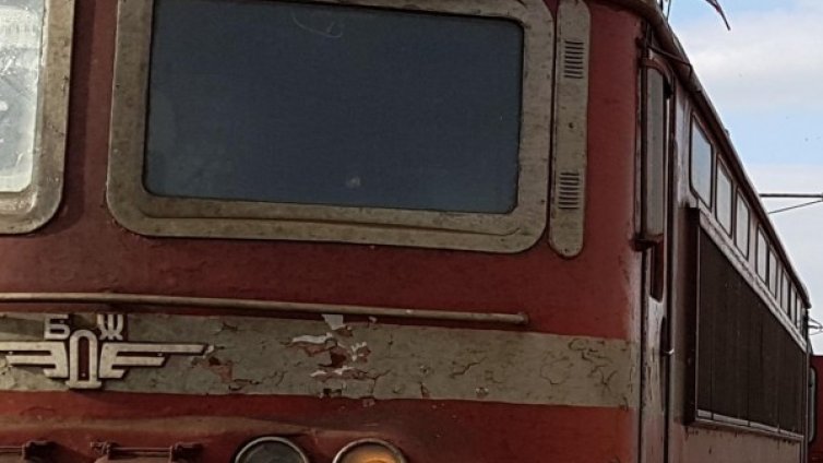 Жена загина на място, блъсната от влак