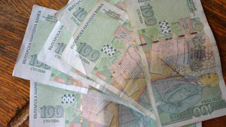 Ало, бабо, от полицията съм, дай пари да хванем апашите...
