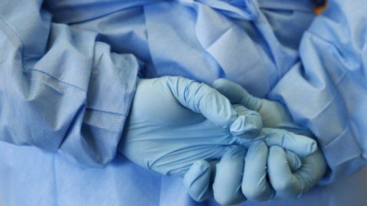 Лекари спасиха живота на 4-месечно бебе с тумор