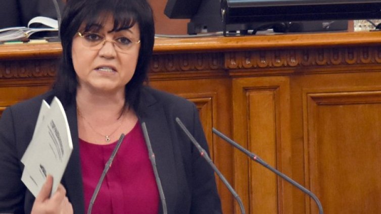 Нинова отчита: Корупция, бедност, изчезваща нация