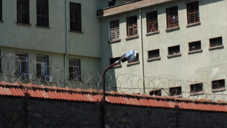 Затворник отмъкна ВиК части от работилницата на затвор