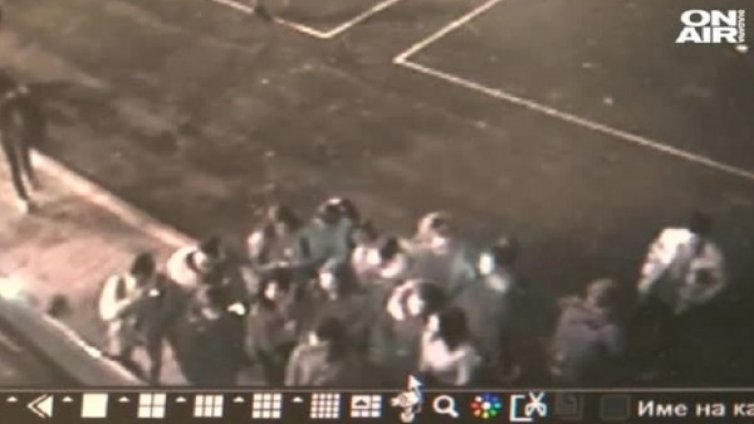 Скубане на коси, шамари &ndash; масов бой в бургаско школо