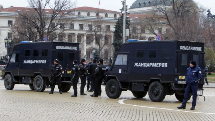 Цветанов за "бомбите": Взимат се всички мерки за сигурност!