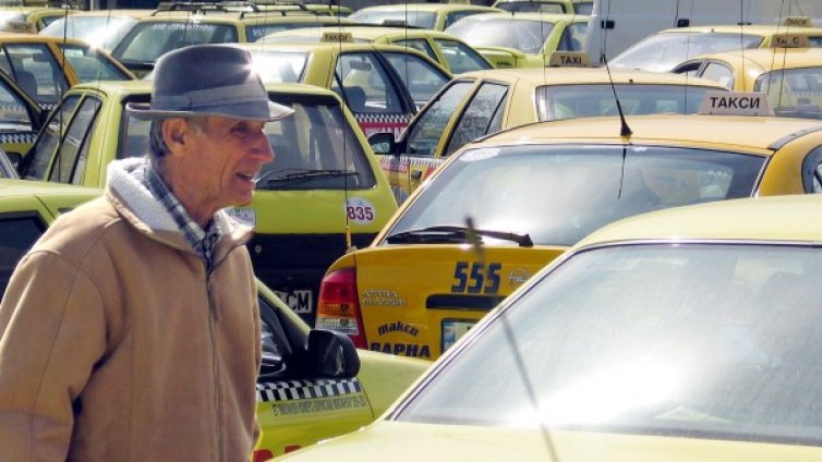 Криза в жълто! Таксиджиите застаряват, клиентите искат младоци