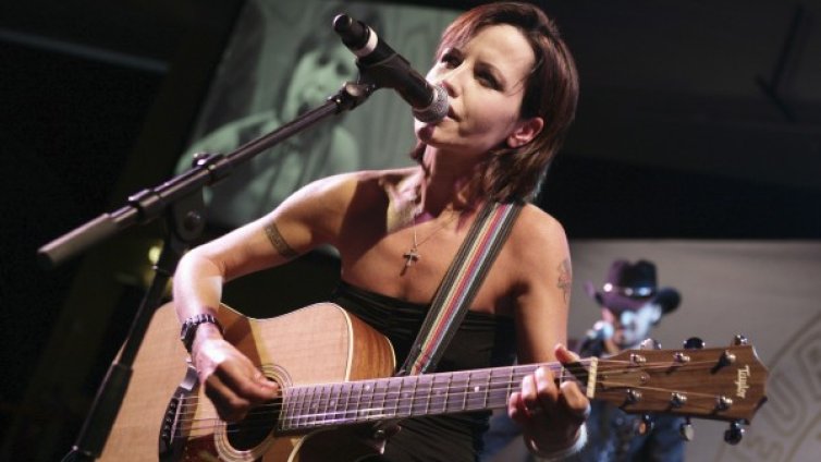 Почина вокалистката на The Cranberries в Лондон